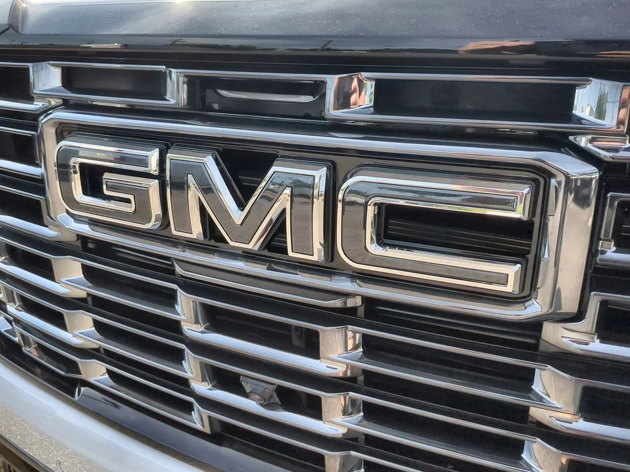 New 2026 Glacier White Tricoat GMC Denali Ultimate image 32