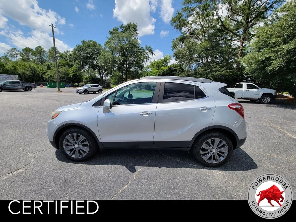 Used 2018 Silver Buick Preferred image 3