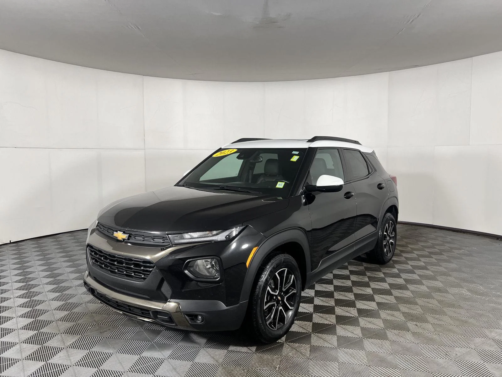 Used 2023 MOSAIC BLACK METALLIC Chevrolet ACTIV image 33
