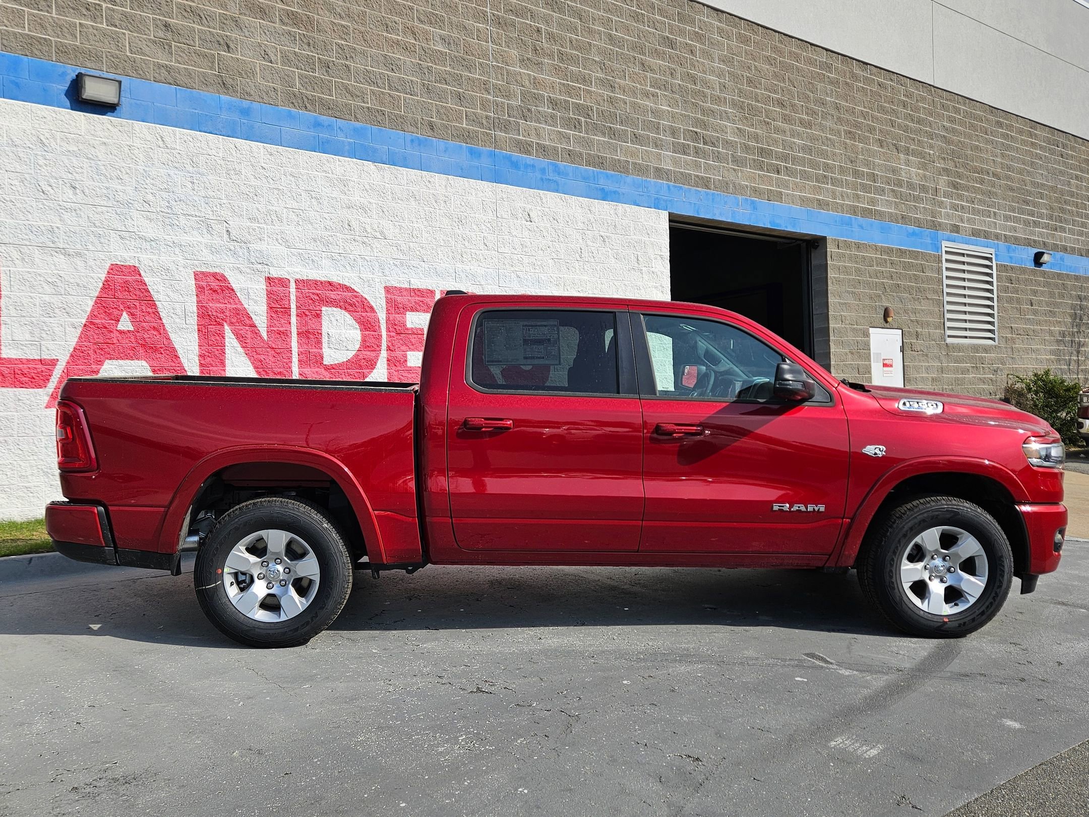 New 2026 Molten Red Pearl-Coat Exterior Paint RAM Big Horn image 8