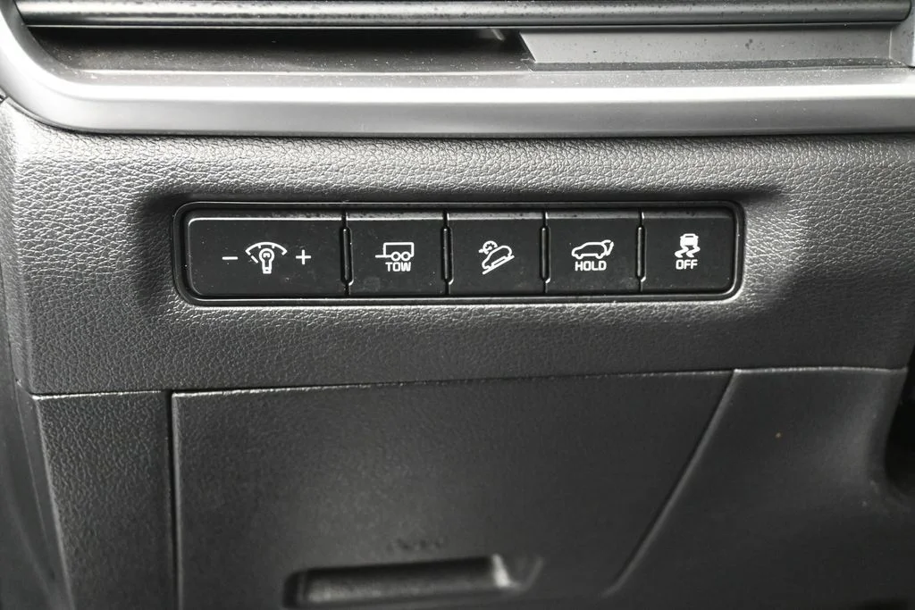 Used 2024 Wolf Gray Kia EX X-Line image 16
