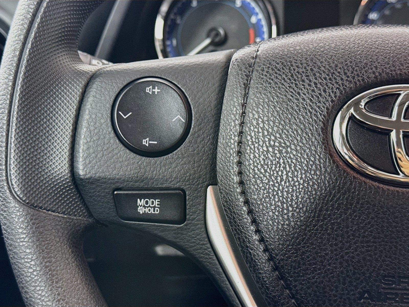 Used 2018 Super White Toyota L image 15