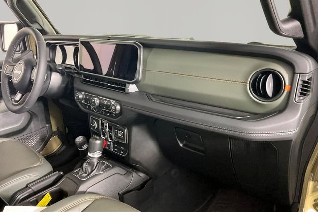 Used 2025 Green Jeep Mojave image 23
