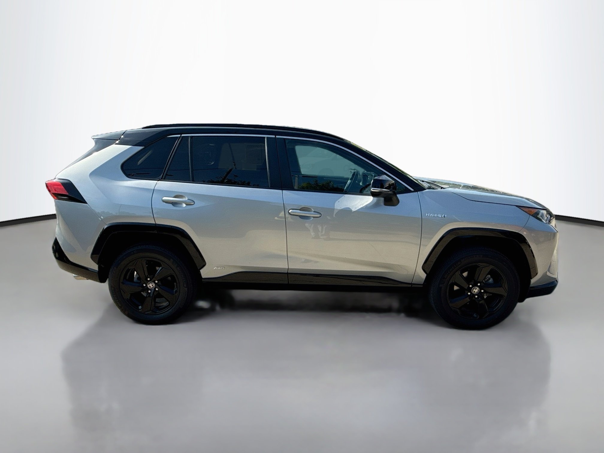 Used 2021 Silver Sky Metallic/Midnight Black Metallic Toyota Hybrid XSE image 8
