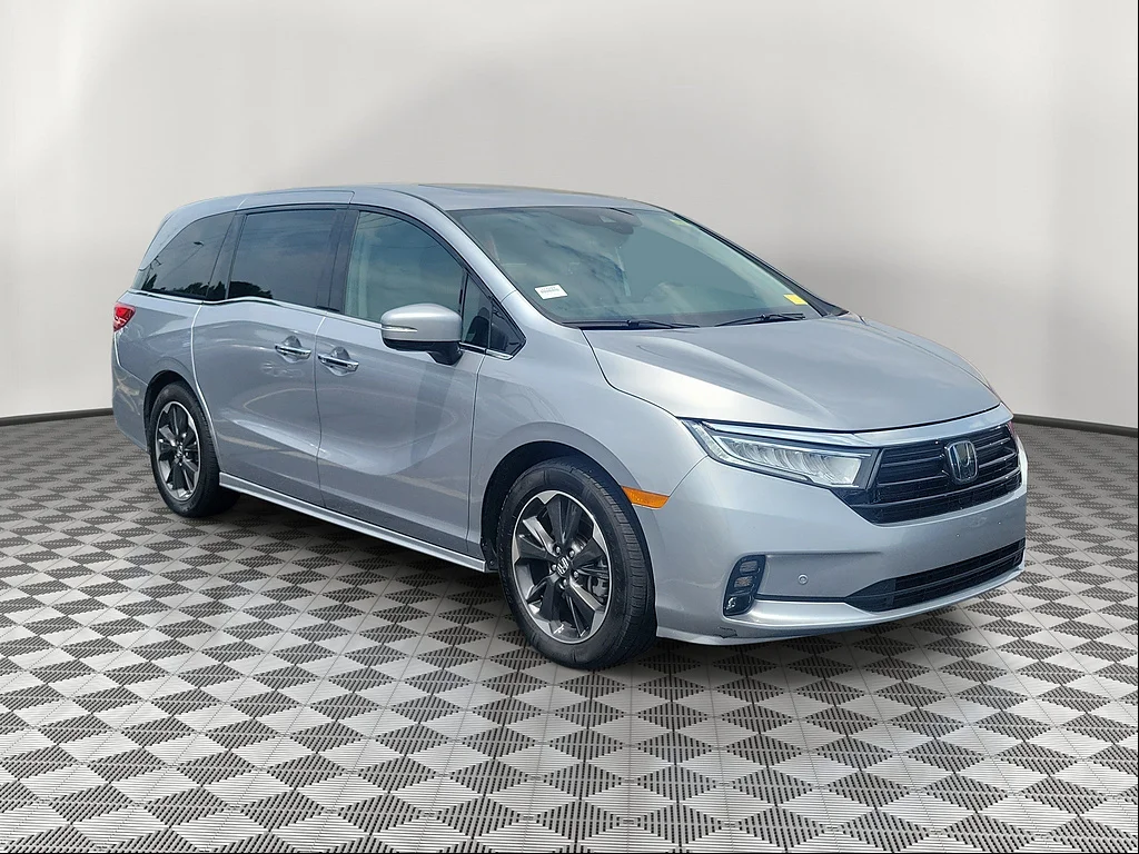 Certified Used 2024 Lunar Silver Metallic Honda Elite image 1