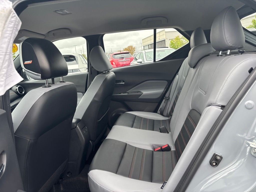 Used 2024 Gray Nissan SR image 12