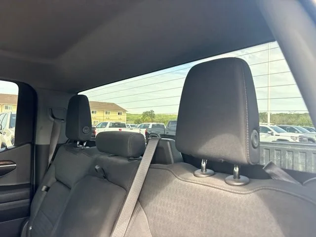 Used 2022 SUMMIT WHITE GMC Elevation image 31