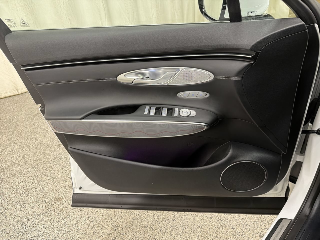 2025 GENESIS GV70 Standard - Photo 18