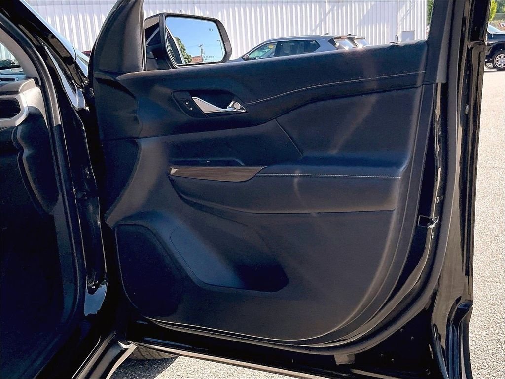 Used 2023 Black GMC SLE image 12