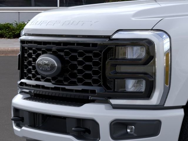 New 2026 Oxford White Ford XLT image 17