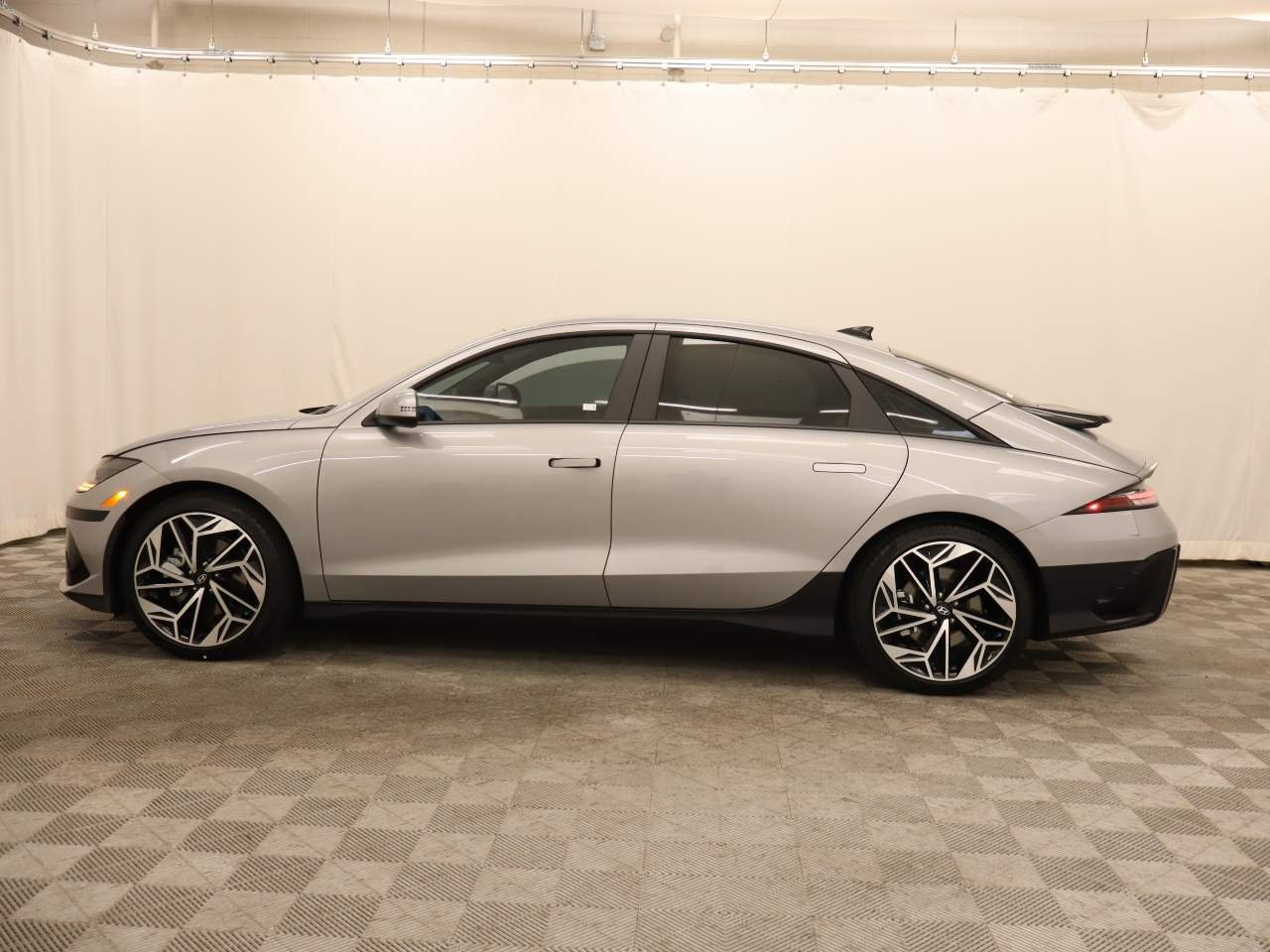Certified Used 2025 Curated Silver Metallic Hyundai SEL image 3