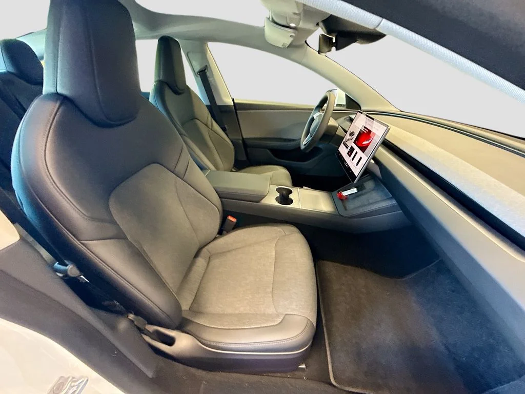 Used 2025  Tesla Standard image 23
