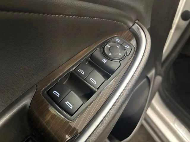 Used 2022 Silver Ice Metallic Chevrolet Premier image 11