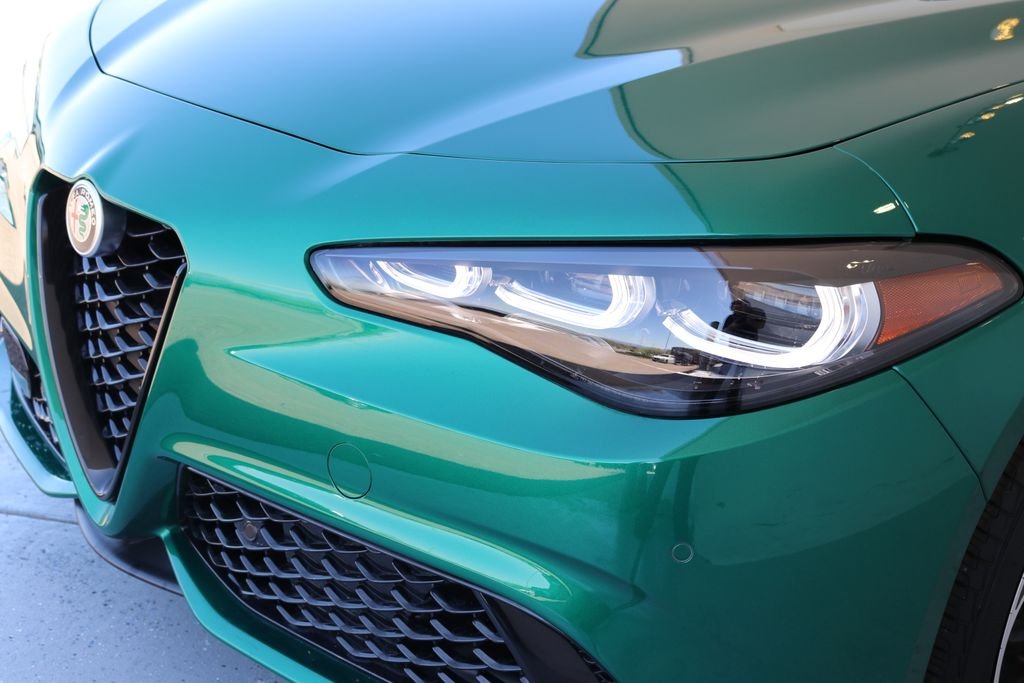 2025 Alfa Romeo Giulia Base - Photo 11