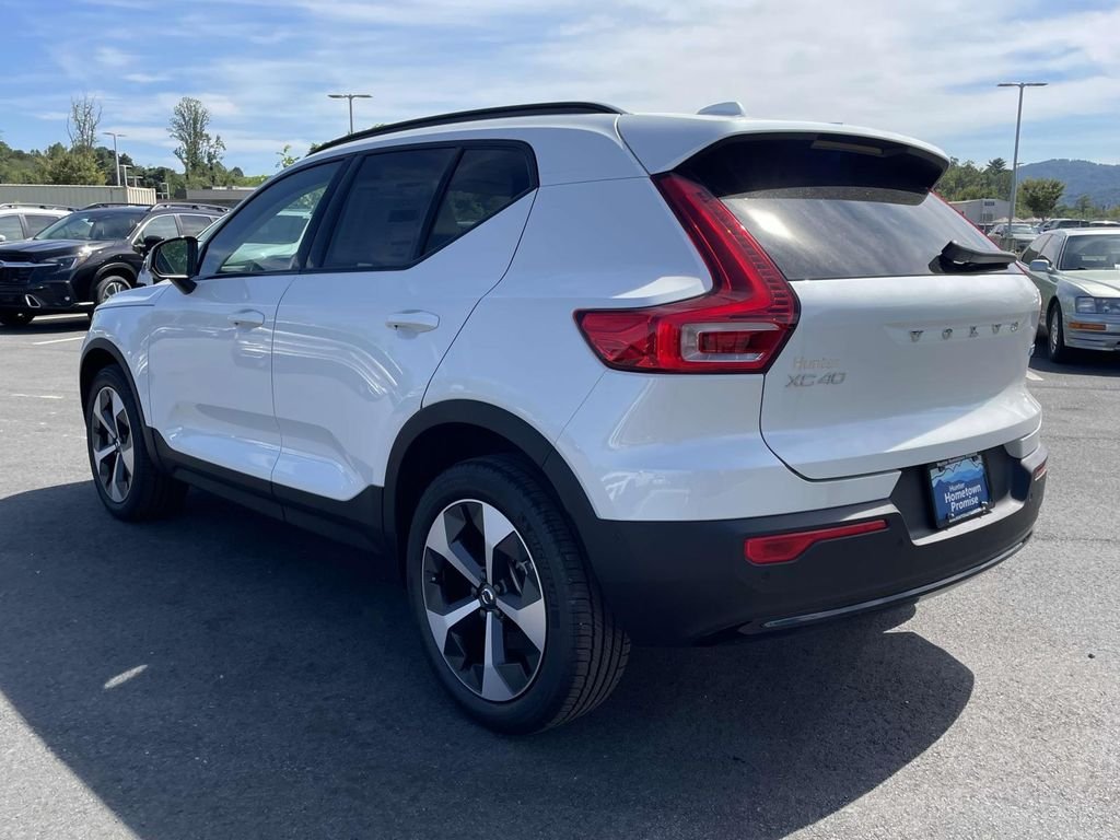 2026 Volvo XC40 Plus - Photo 28