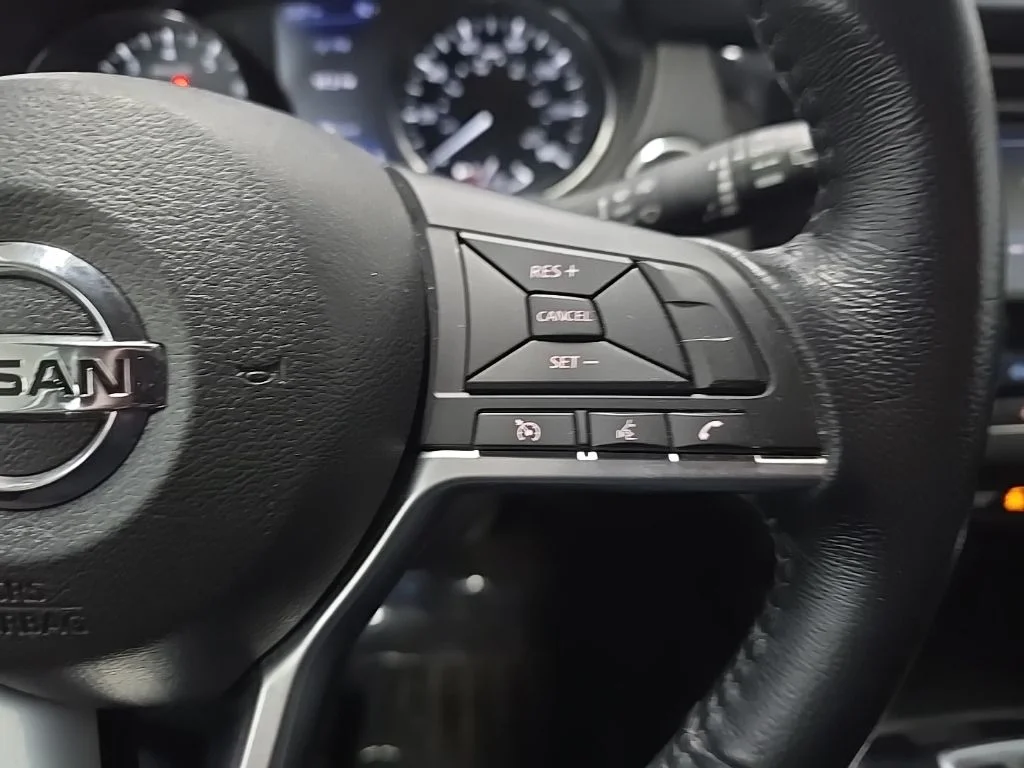 Used 2018 Silver Nissan SV image 21
