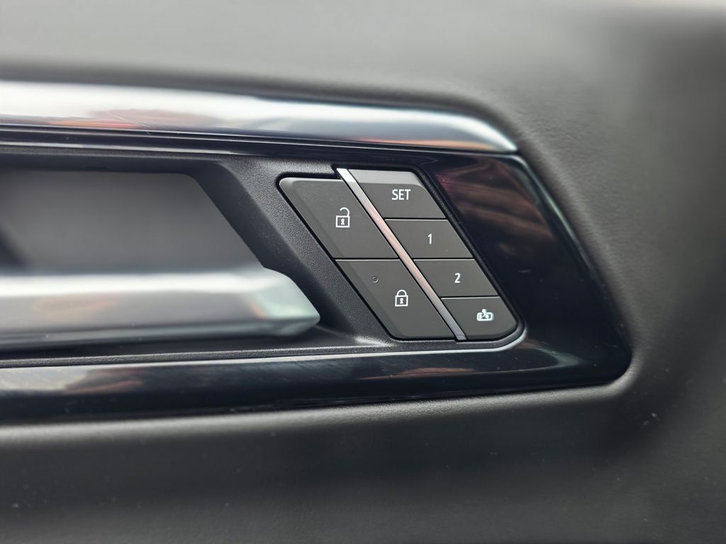 2025 Chevrolet Suburban Z71 - Photo 26