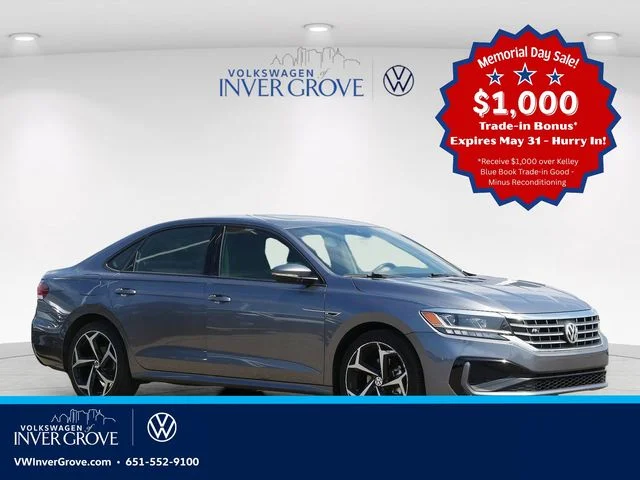 2021 Volkswagen Passat 2.0T R-Line Auto's photo