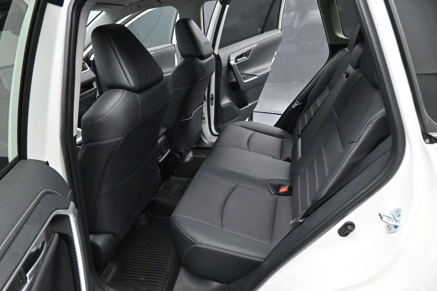 Used 2025 Wind Chill Pearl Toyota Limited image 32