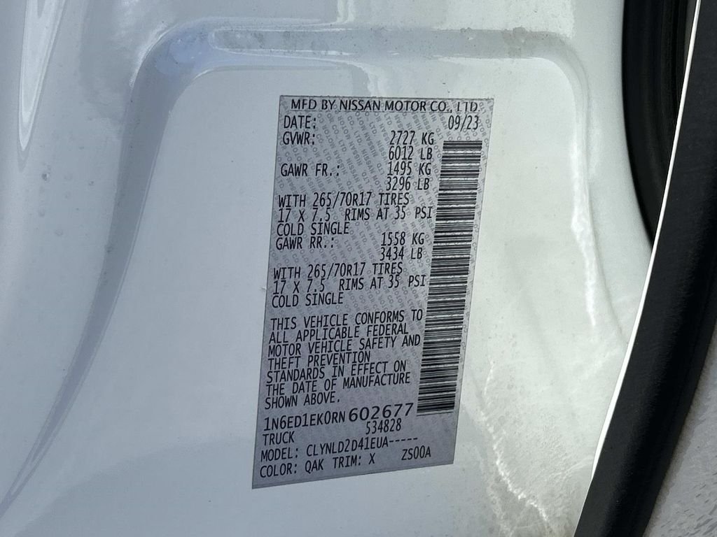 Used 2024 White Nissan PRO-4X image 10
