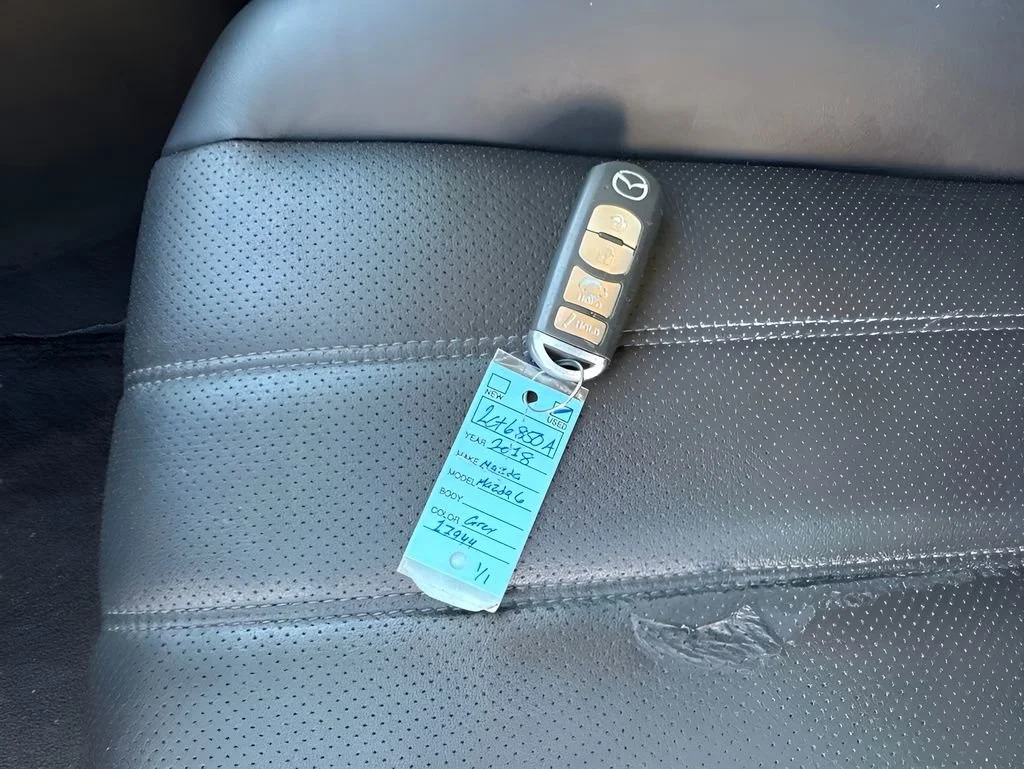 Used 2018  Mazda Grand Touring image 25