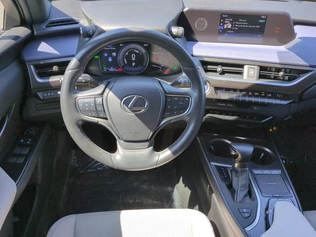 Used 2020 Silver Lexus 250h Base image 12