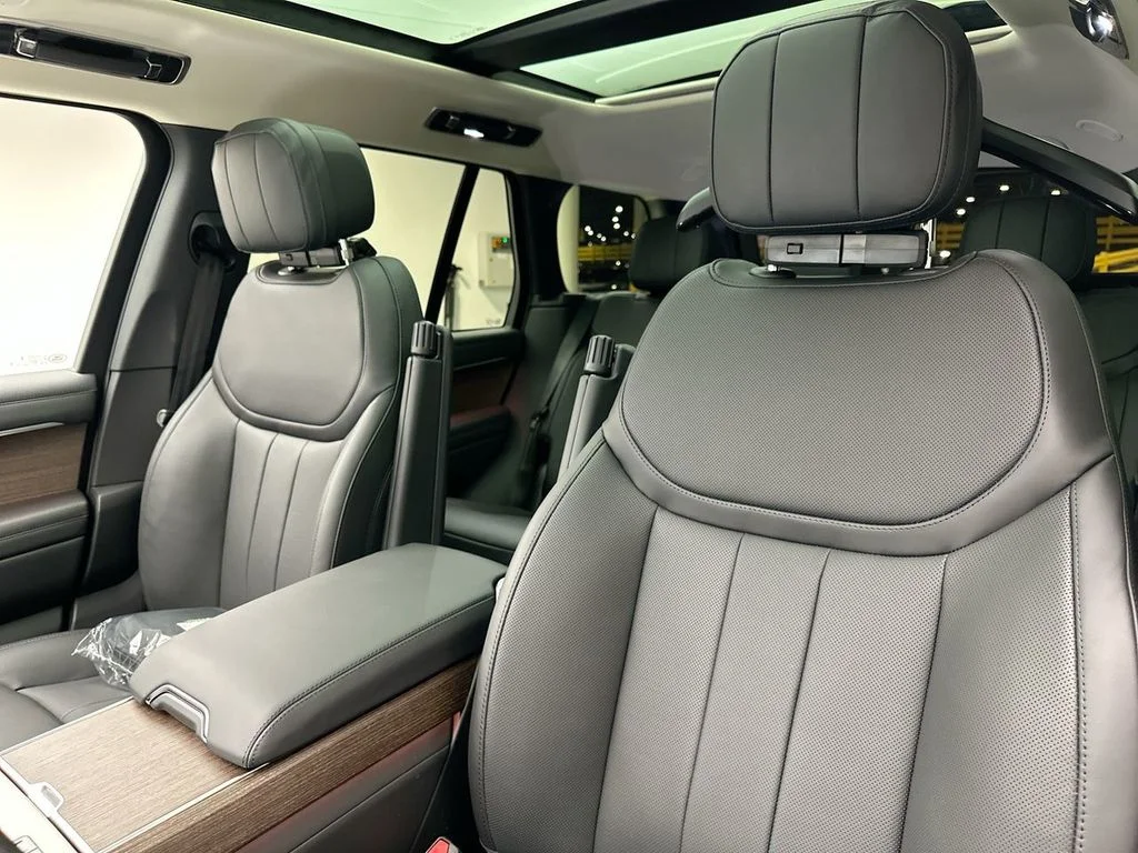 2026 Land Rover Range Rover SE - Photo 10