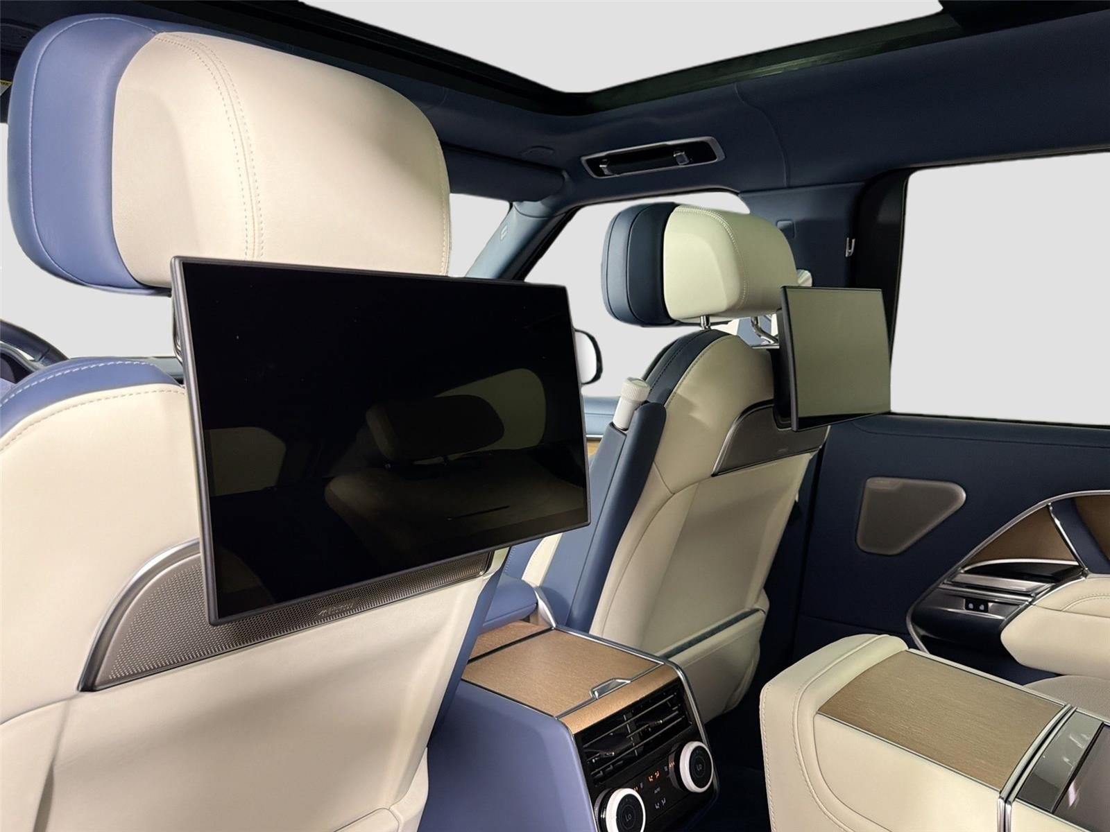 New 2026 Constellation Blue Ultra Metallic Gloss LAND ROVER SV Signature Suite image 25