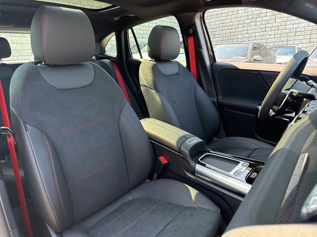 2026 Mercedes-Benz GLA AMG GLA 35 - Photo 36