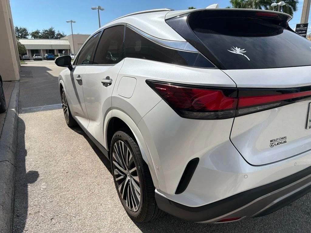 Used 2024 White Lexus 350 Premium Plus image 9
