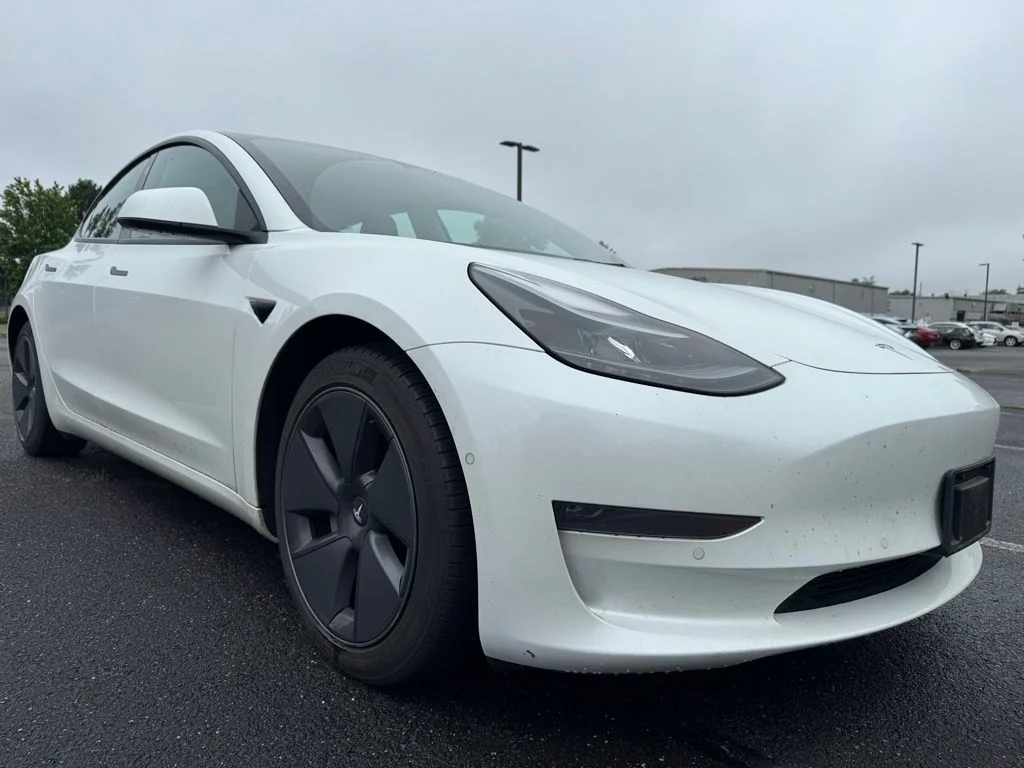 2022 Tesla Model 3 Long Range Dual Motor All-Wheel Drive's photo