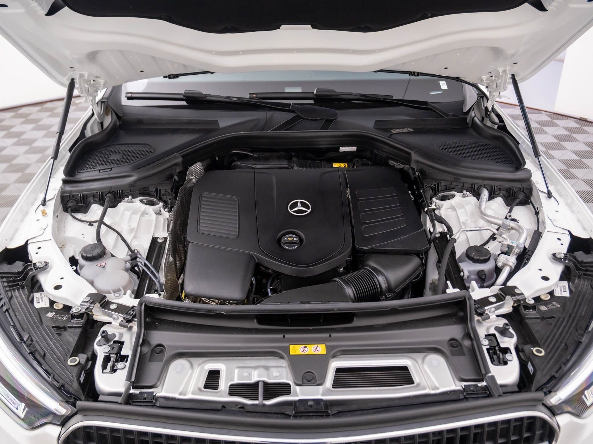 Certified Used 2026 White Mercedes-Benz GLC 300 image 29