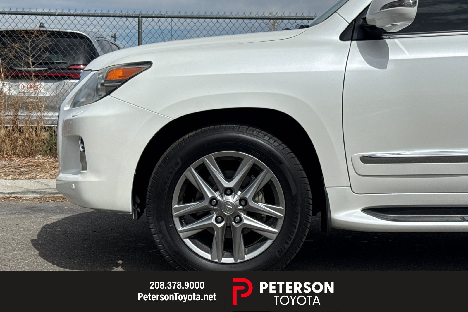 Used 2013  Lexus 570 image 26