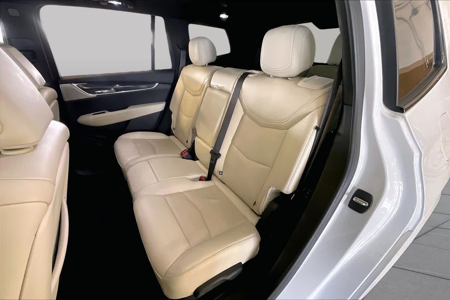Used 2020 Crystal White Tricoat Cadillac AWD Sport image 19