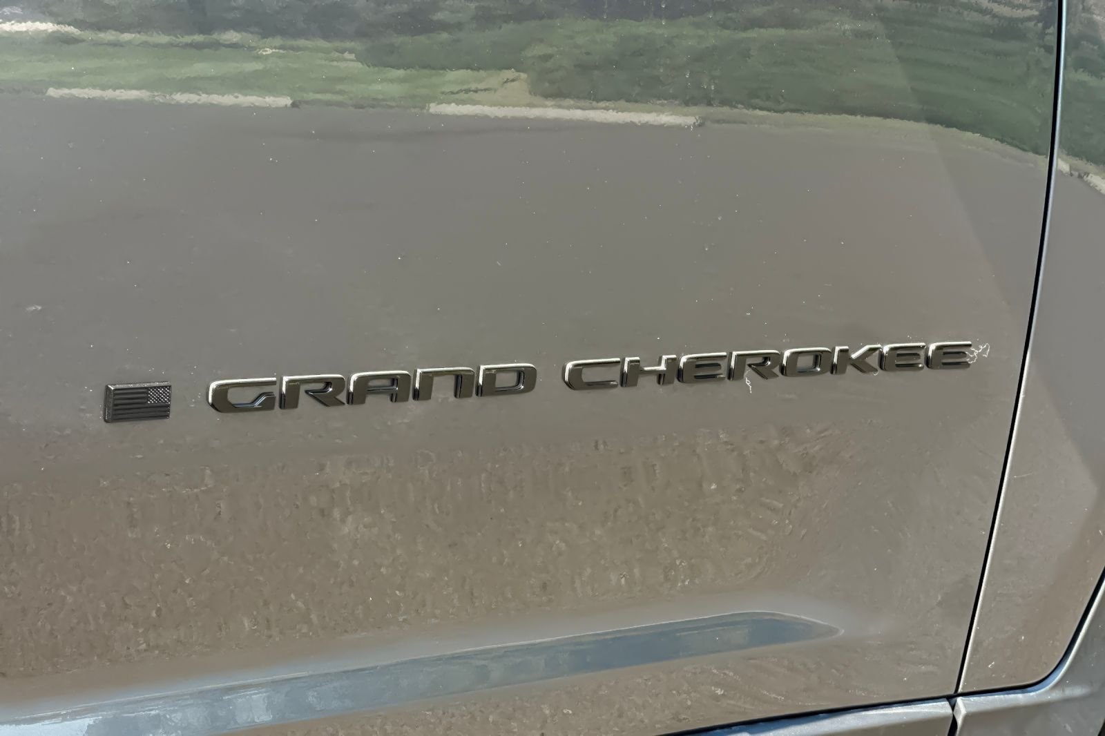 Used 2023 Gray Jeep Altitude image 40