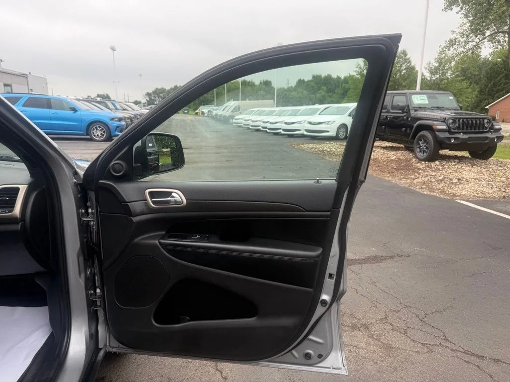 Used 2017 Silver Jeep Laredo image 49
