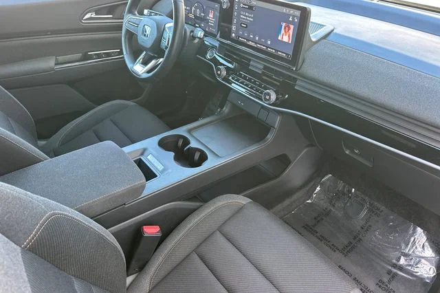 Used 2024  Honda EX image 18