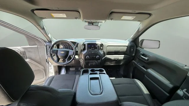Used 2025 White Chevrolet Custom image 13