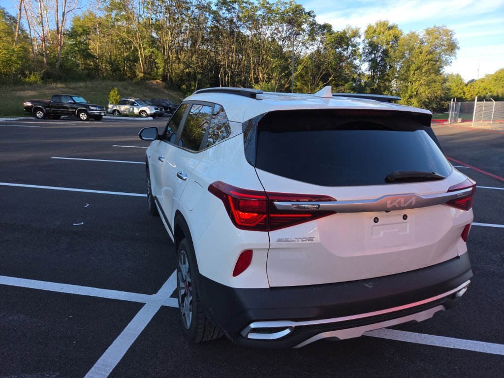 Used 2023 White Kia SX image 8