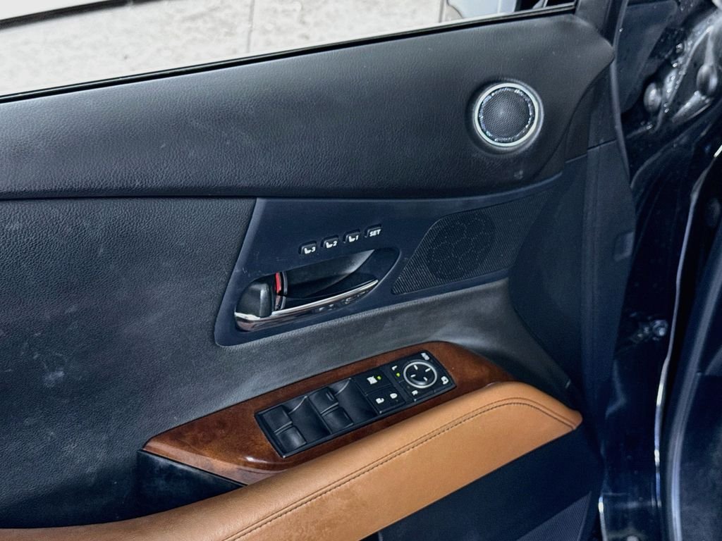 Used 2015 Obsidian Lexus Base image 22