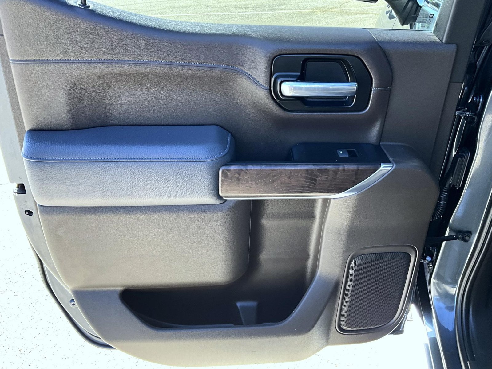 Used 2022 Blue GMC Denali image 29