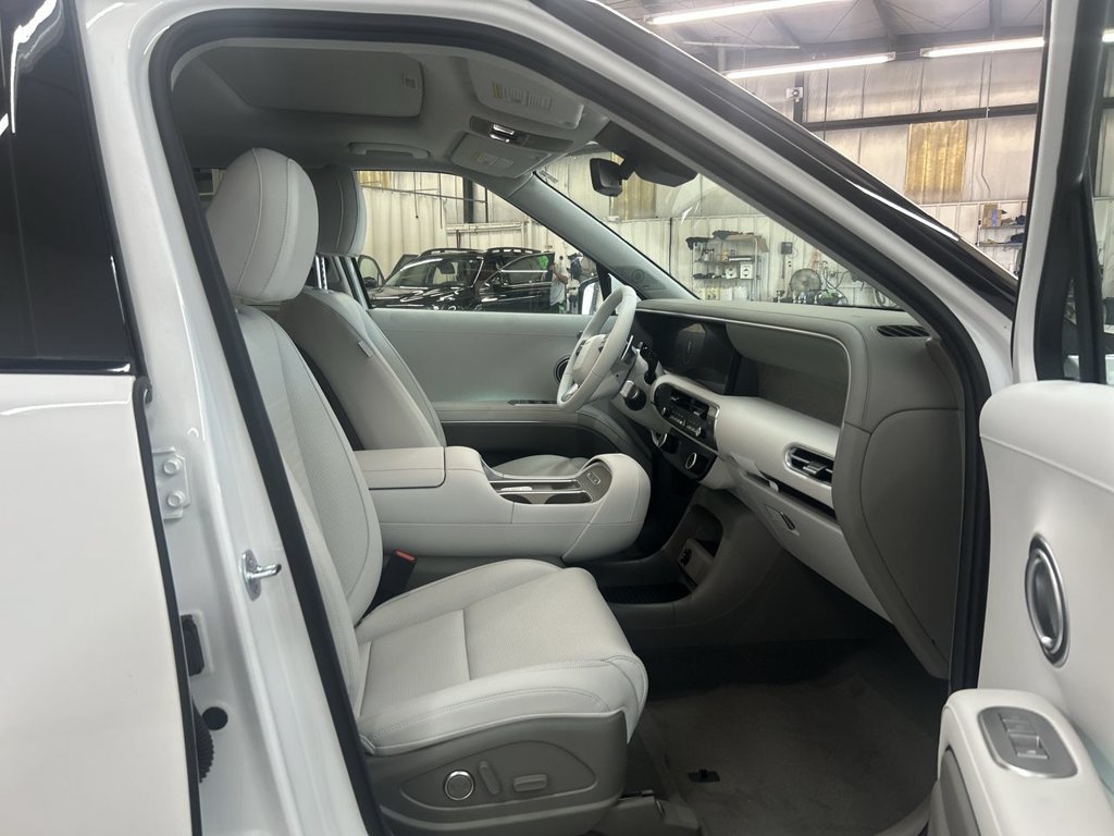 Used 2026 White Pearl Hyundai Limited image 18