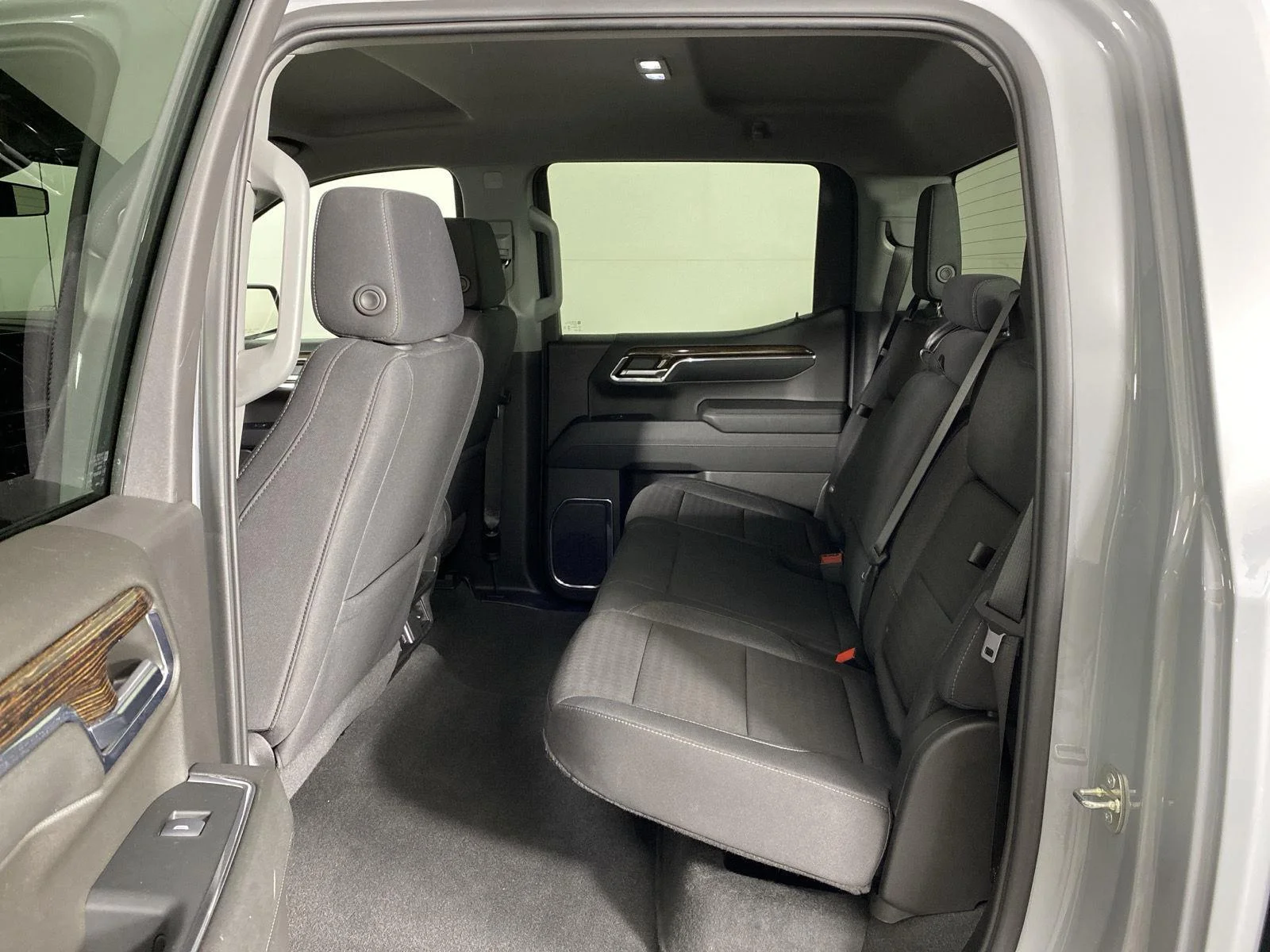 Used 2024 Gray GMC Elevation image 11