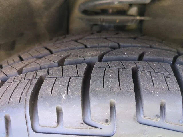 Used 2020 Blue Ford SEL image 11