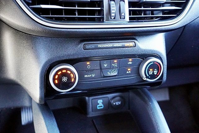 Used 2022 White Ford SE image 26