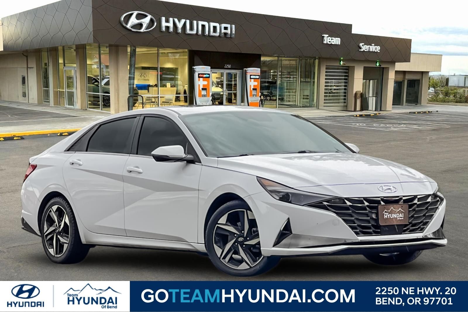 2023 Hyundai Elantra 1.6 HEV Limited DCT's photo