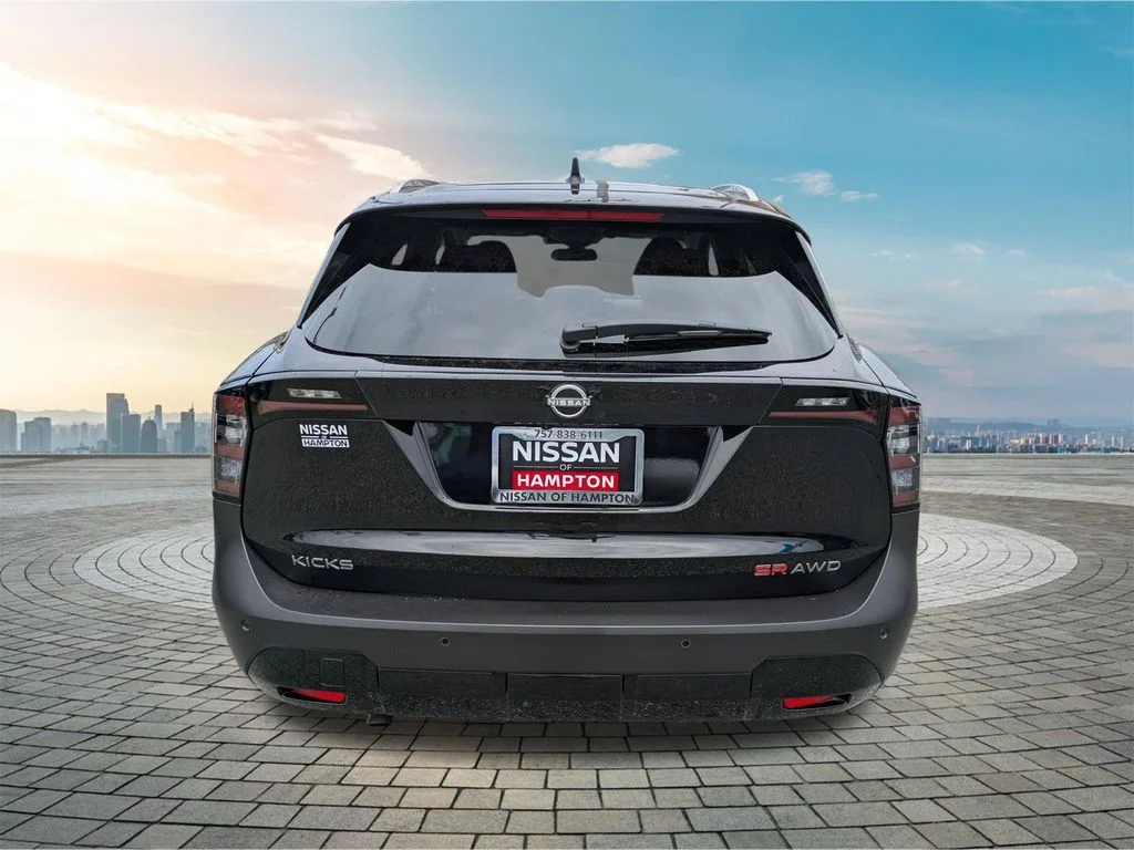 Used 2025 Super Black Nissan SR image 6