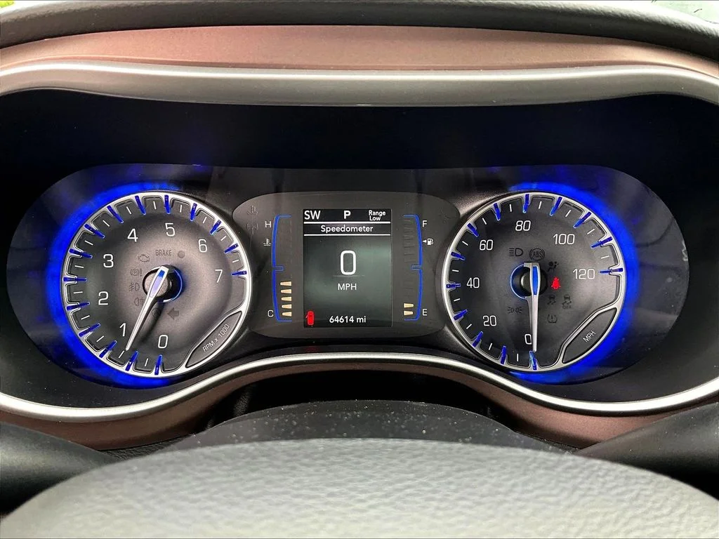Used 2023 Black Chrysler LX image 16