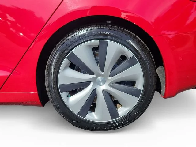 Used 2021 Red Tesla Long Range Plus image 32