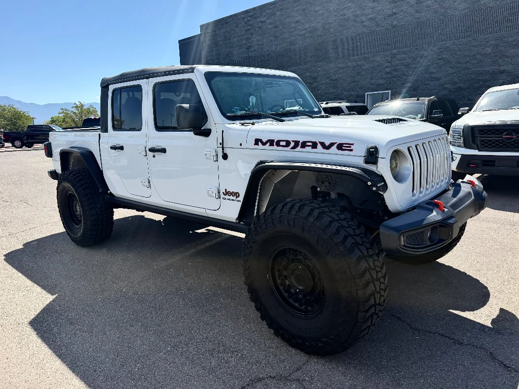 Used 2021 Bright White Clearcoat Jeep Mojave image 2